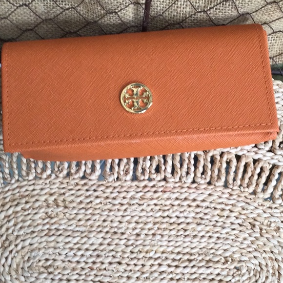 Tory Burch orange eyeglass case - Picture 10 of 10